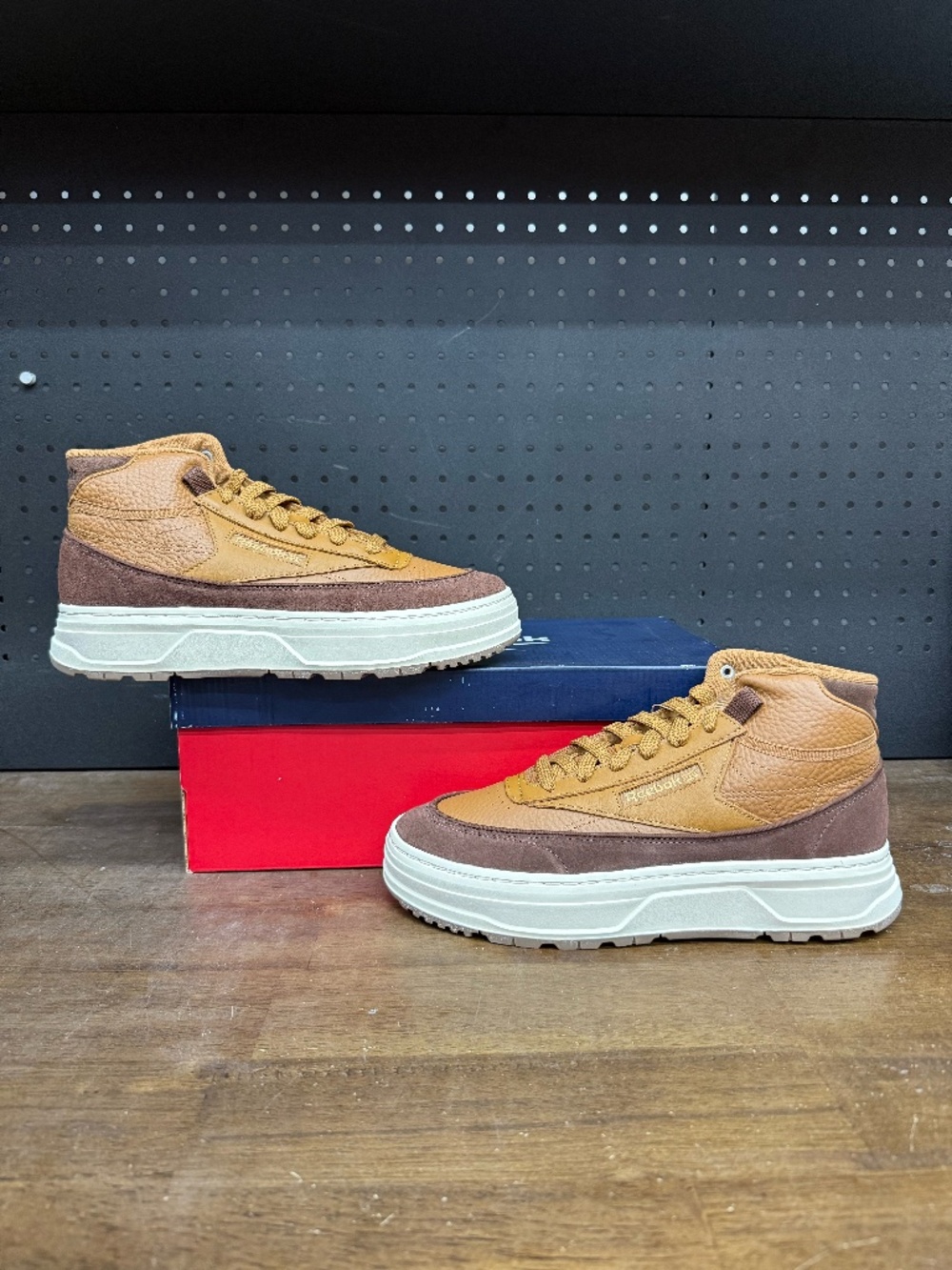 New W/ Box! Women's Reebok Club C Geo Mid Brown Tan Platform Sneakers Size 10